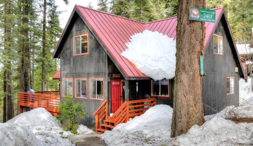 Three-Bedroom Holiday Home 