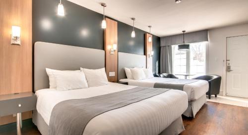 Deluxe Queen Room with Two Queen Beds