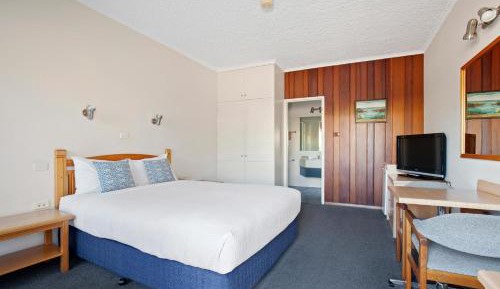 Standard Queen Room