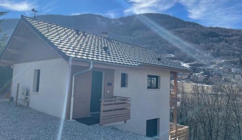 One-Bedroom Apartment with Balcony and Mountain View  