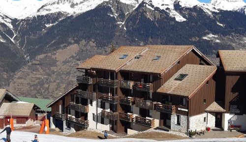 Apartment with Mountain View