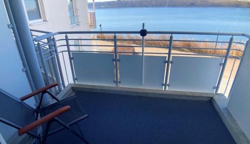 Apartment with Lake View