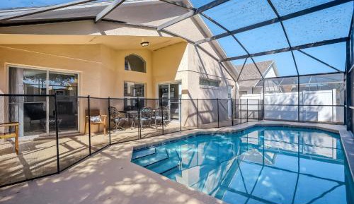 Four bedroom holiday home 