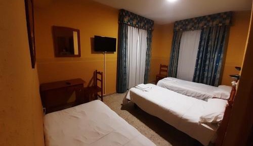 Triple Room with Private Bathroom