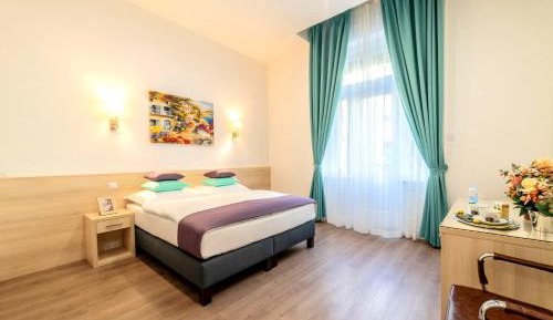Deluxe Double or Twin Room with Balcony