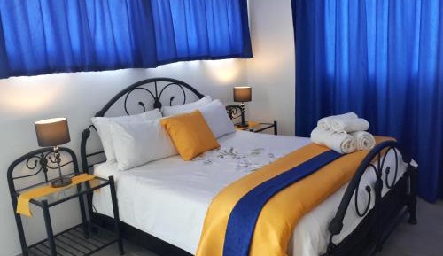 Deluxe Queen Room