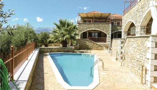 Three-Bedroom Holiday Home 