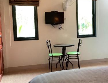 Family Room with Garden View