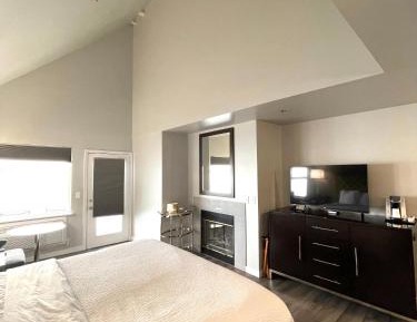 Premium King Room
