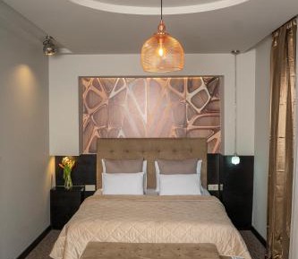 Deluxe King Suite