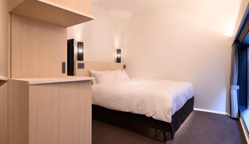 Superior King Room with Shower - No Cleaning for Consecutive Night Stays