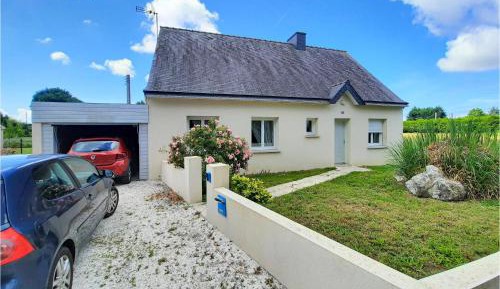Three-Bedroom Holiday Home 