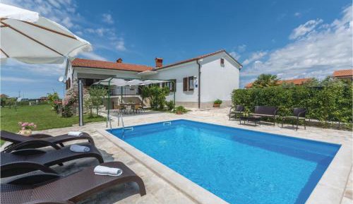 Three-Bedroom Holiday Home 