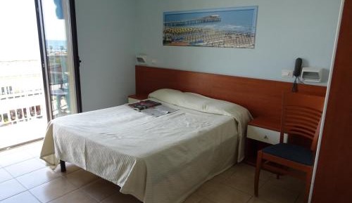 Triple Room with Balcony and Sea View