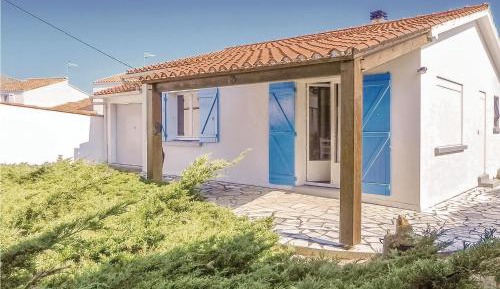 Two-Bedroom Holiday Home