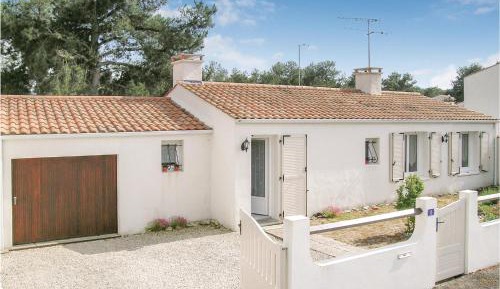 Two-Bedroom Holiday Home