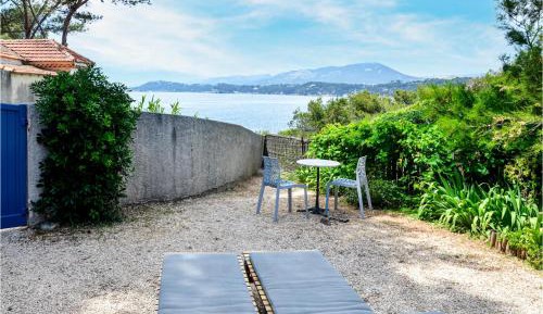 One-Bedroom Holiday Home