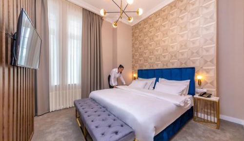 Superior King Suite