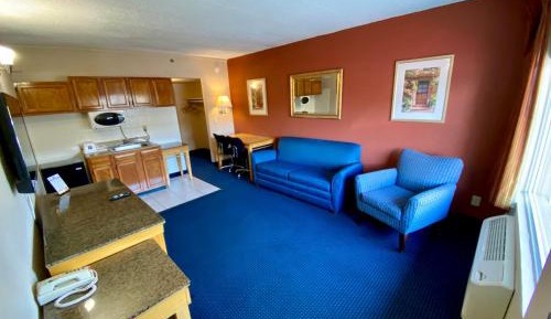 Deluxe King Suite