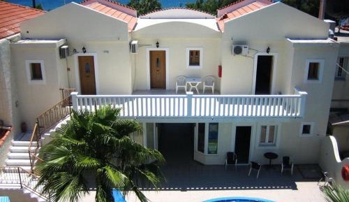 Studio (2 Adults)
