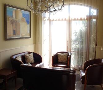 Large Deluxe Apartment - Direct Beach Access