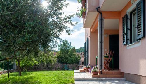 Apartment with Garden View