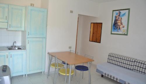 One-Bedroom Apartment with Balcony