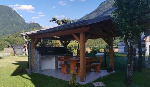 Apartment with Mountain View