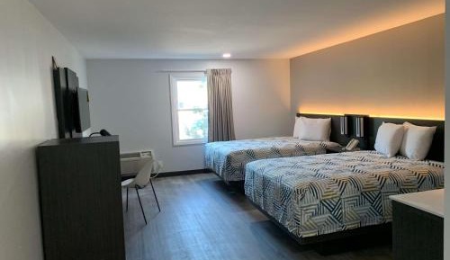 Queen Room with Two Queen Beds - Non-Smoking