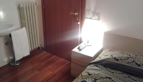 Single Room with Private External Bathroom