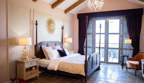 Grand Cru Room