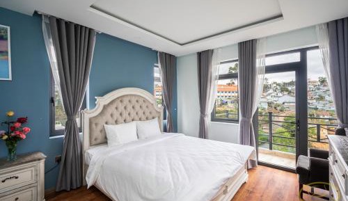 Studio Suite Balcony Garden View