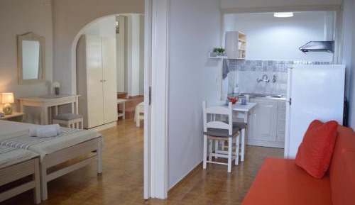 Studio (4 Adults)