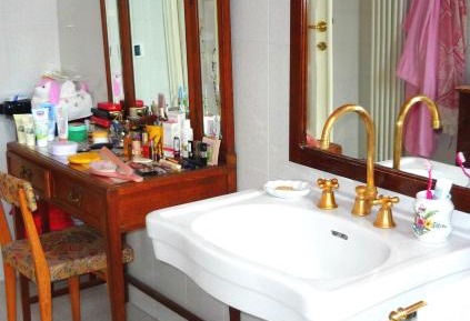 Twin Room with Private External Bathroom