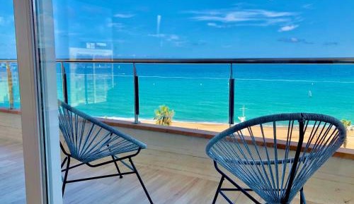 One-Bedroom Apartment with Sea View
