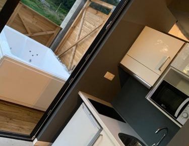 Queen Suite with Spa Bath