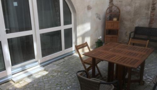 Studio with Courtyard