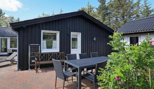Three-Bedroom Holiday Home 