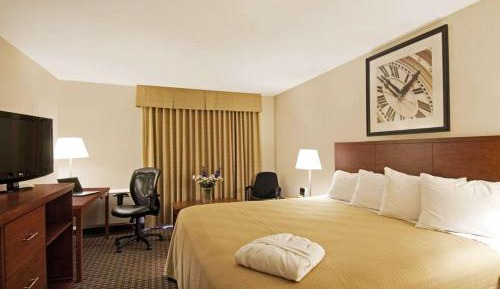 Standard King Room - Non-Smoking 