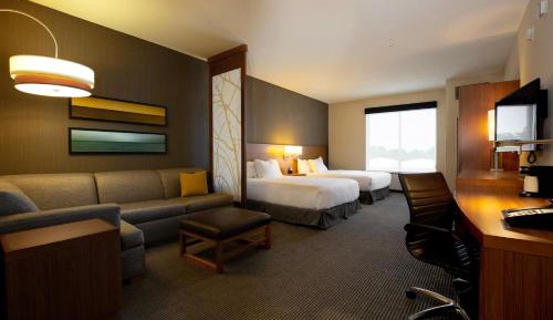 Queen Room with Two Queen Beds, Sofa Bed and Accessible Tub