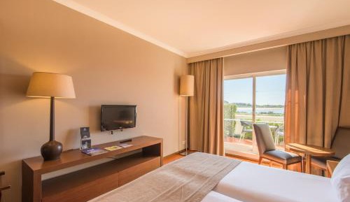 Twin Room with Ria View