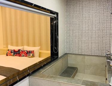 Deluxe Double Room with Bath