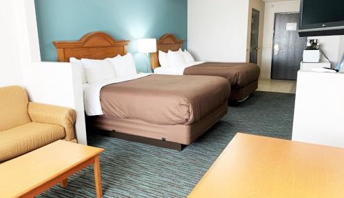 Queen Suite with Two Queen Beds