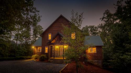 Three-Bedroom Holiday Home 