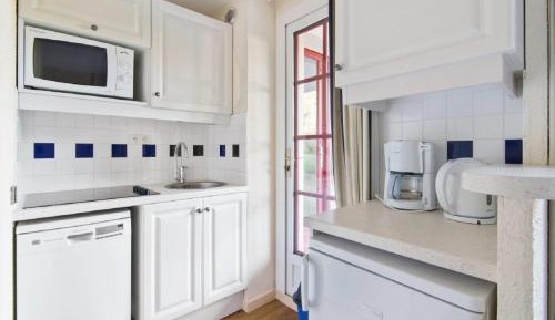 Standard One-Bedroom Apartment (5 People)