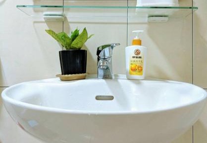 Standard Double Room with Shared Bathroom