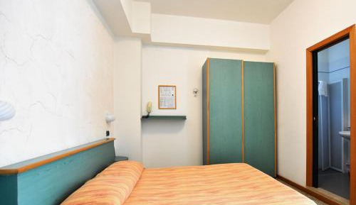 Large Double or Twin Room