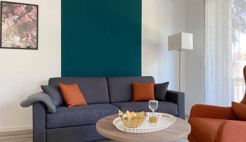 Deluxe Apartment