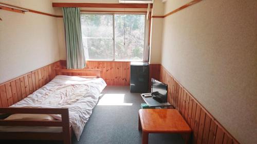 Single Room with Shared Bathroom