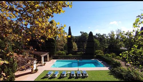 Six-Bedroom Villa 